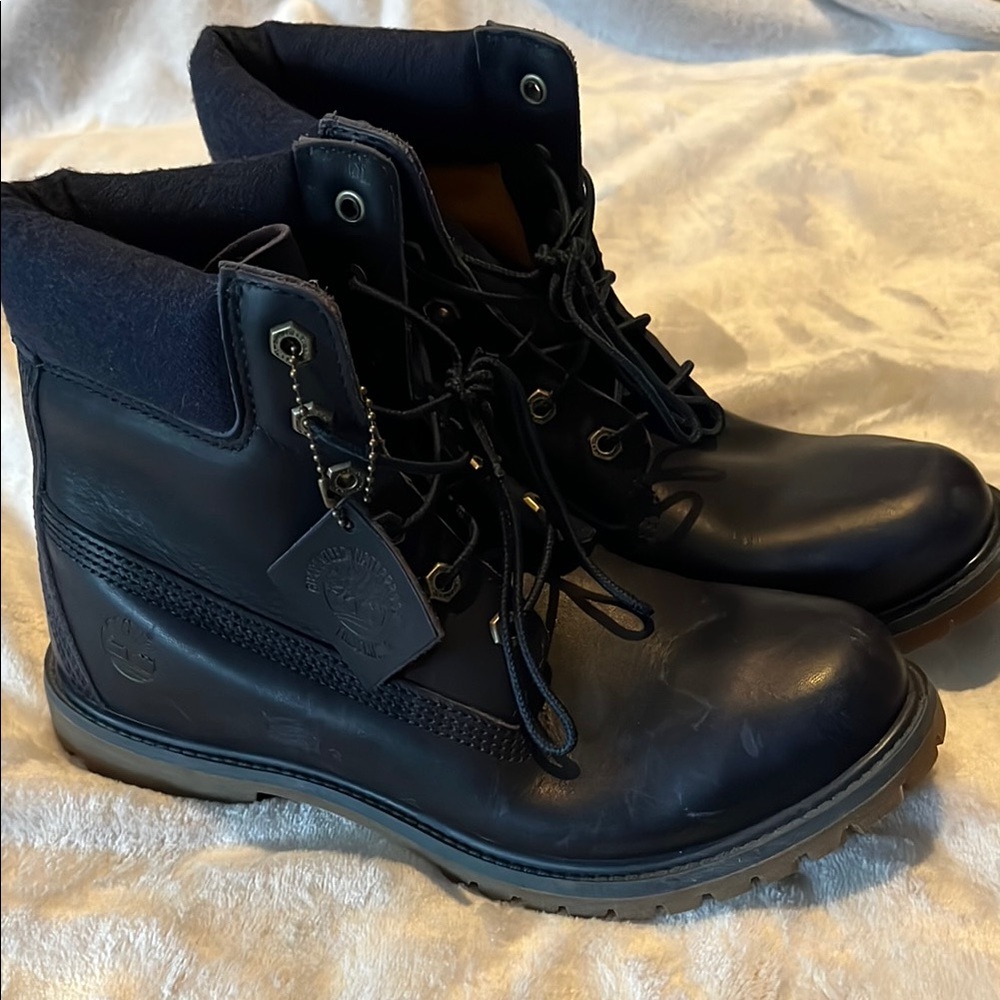 Timberland women’s Navy Boots